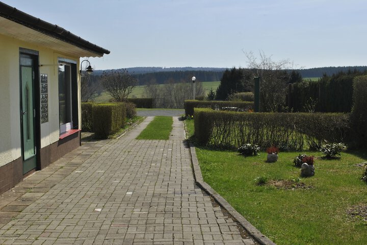 Room 6 of 33
