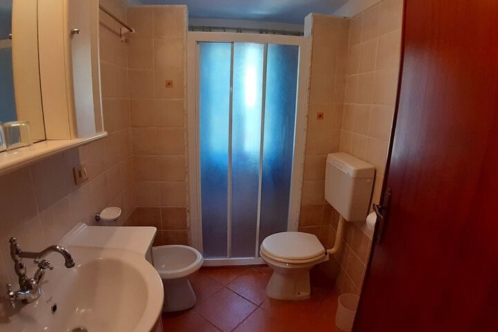 Room 10 of 39