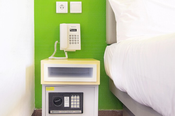 Room 12 of 39