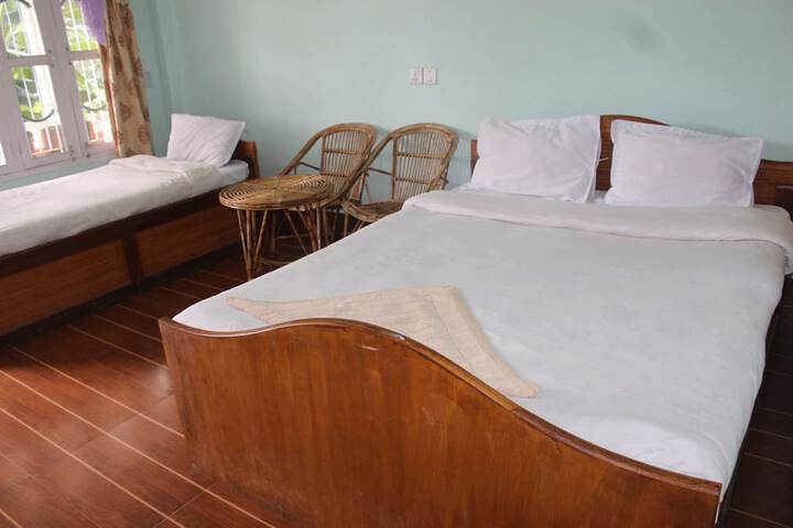 Room 11 of 28