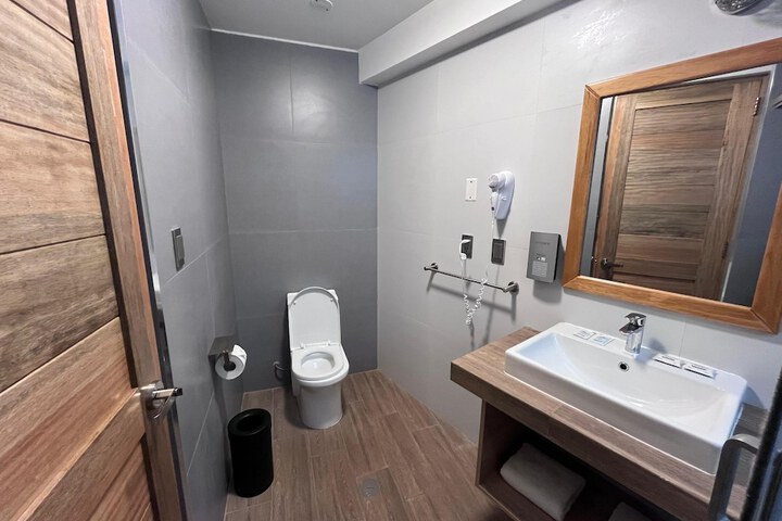 Room 123 of 167