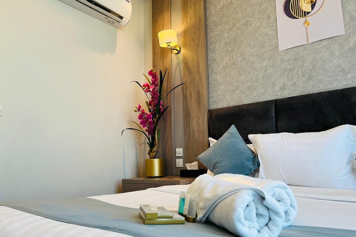 Lian Park Hotel