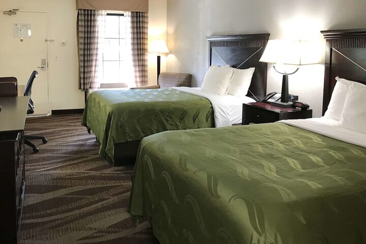 2 Double Beds (4 of 7)