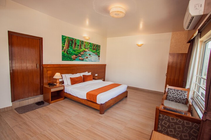 Room 4 of 56