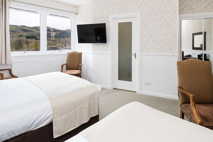 Room 28 of 178