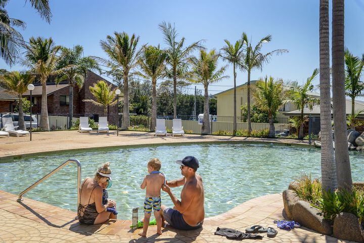 Pool 163 of 176