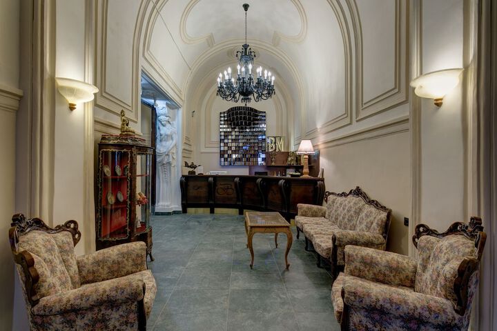 Hotel 2 of 89