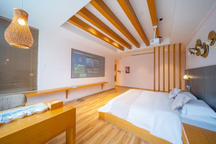 Room 85 of 149