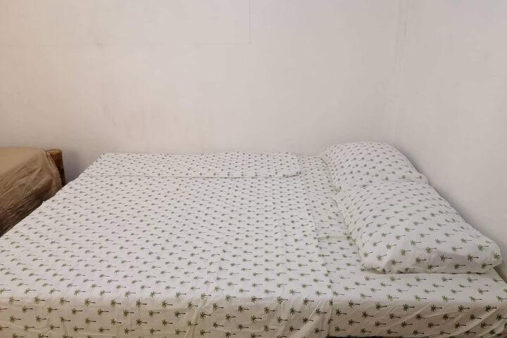 Room 2 of 13