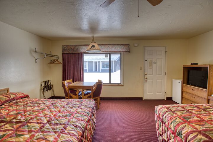 Room 8 of 16