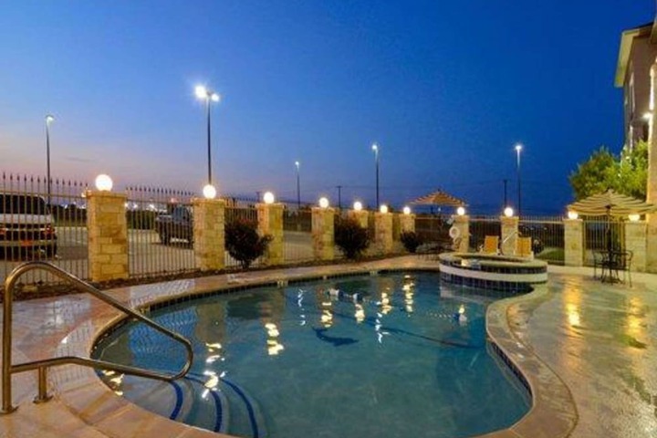 Pool 14 of 31