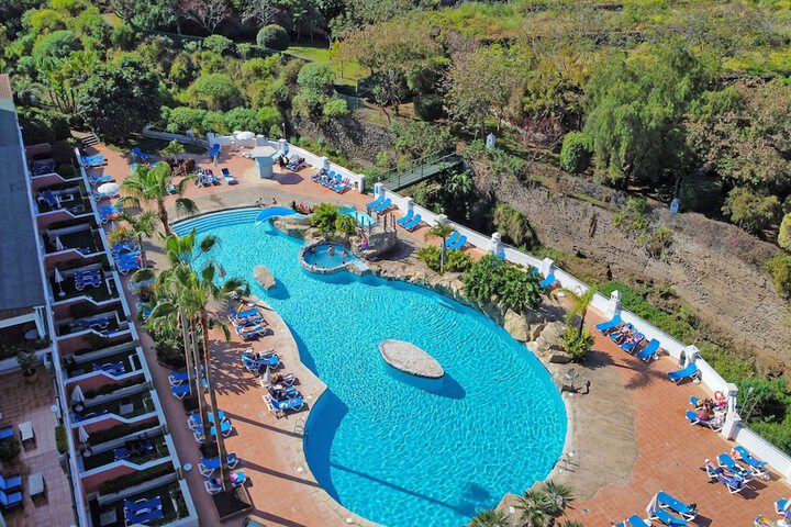 Hotel Pool