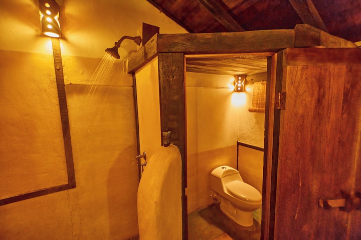 Room 32 of 68