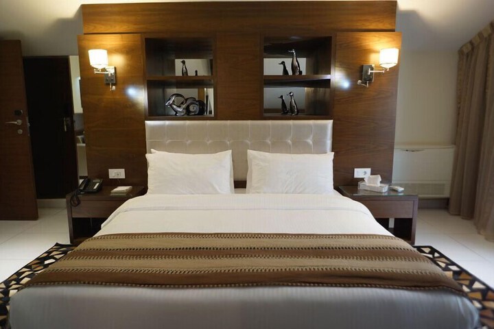 Room 14 of 61