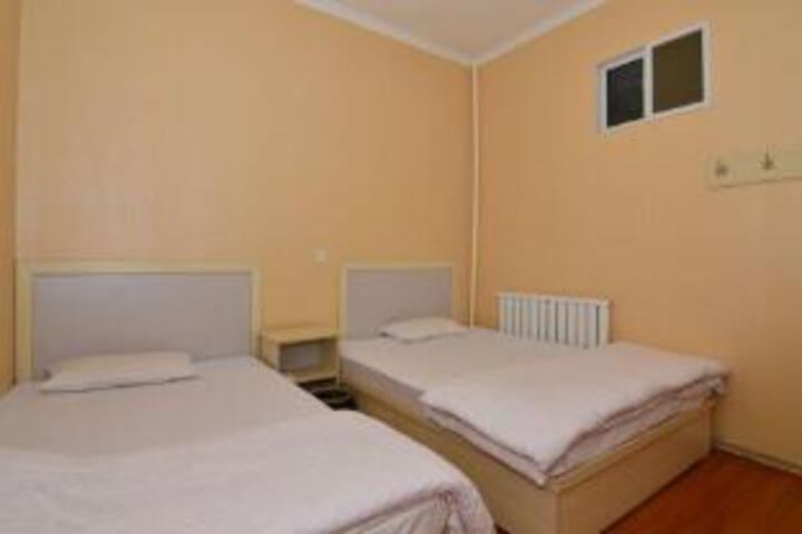 Room 6 of 6