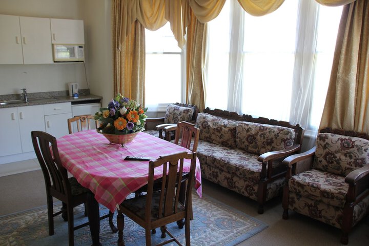 Room 6 of 24