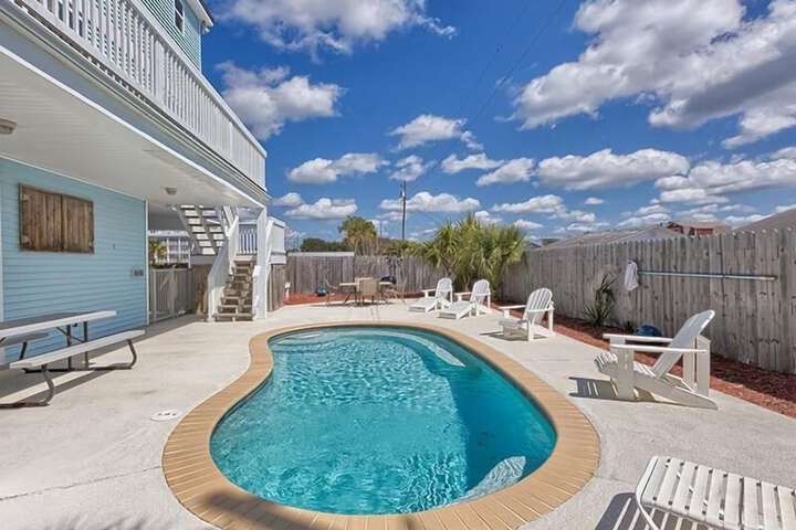 Pool 18 of 21