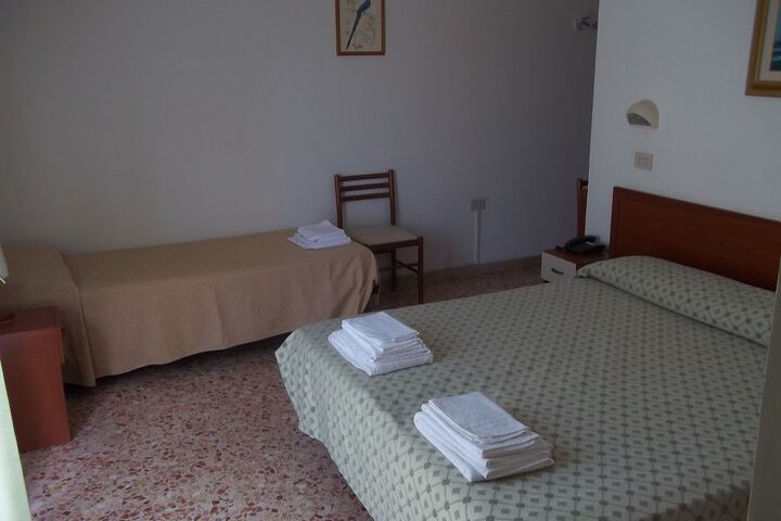 Room 19 of 125