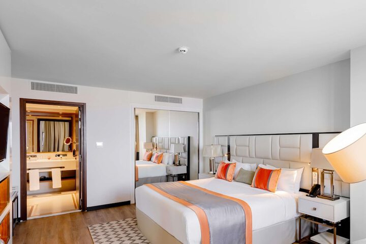 Room 27 of 106