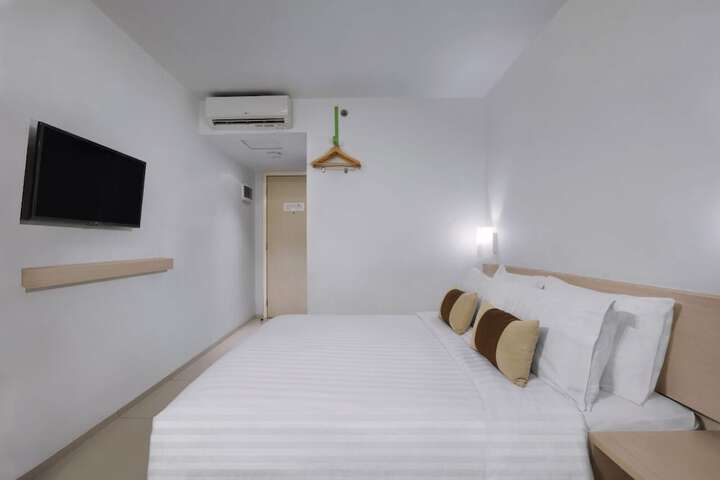 Room 5 of 15