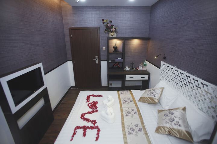Room 8 of 21