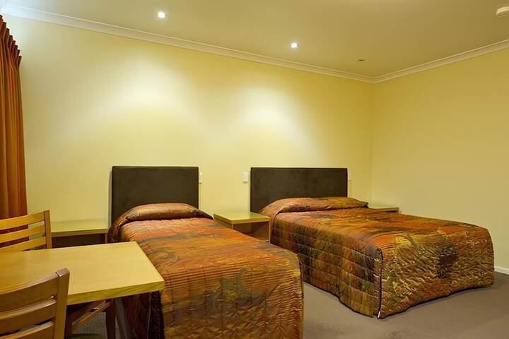 Room 9 of 25