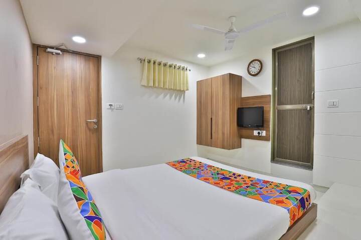 Room 15 of 37