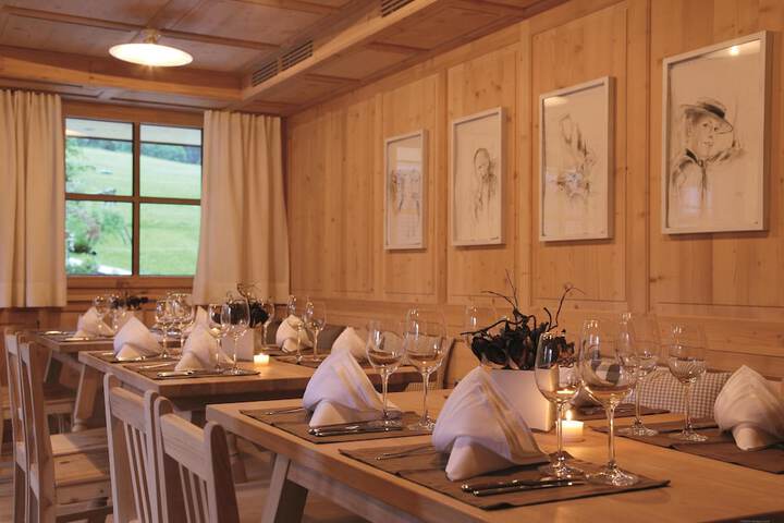 Dining 63 of 78