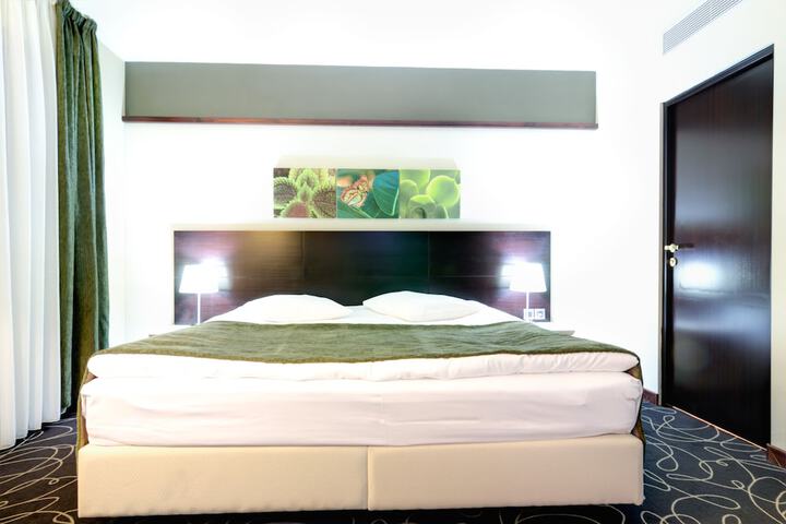 Room 16 of 144