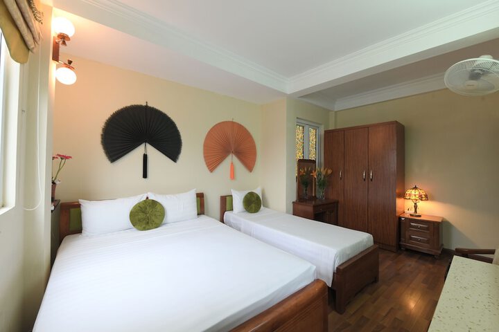 Room 17 of 30