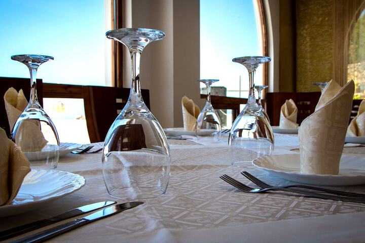 Dining 34 of 56
