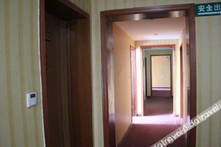 Hotel Interior 6 of 18