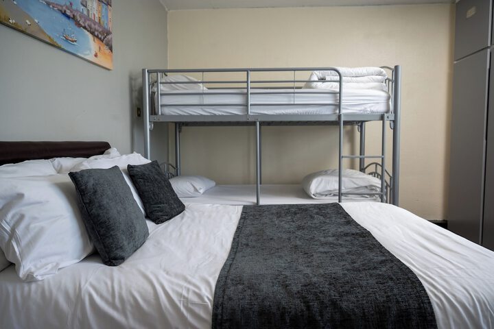 Room 7 of 13