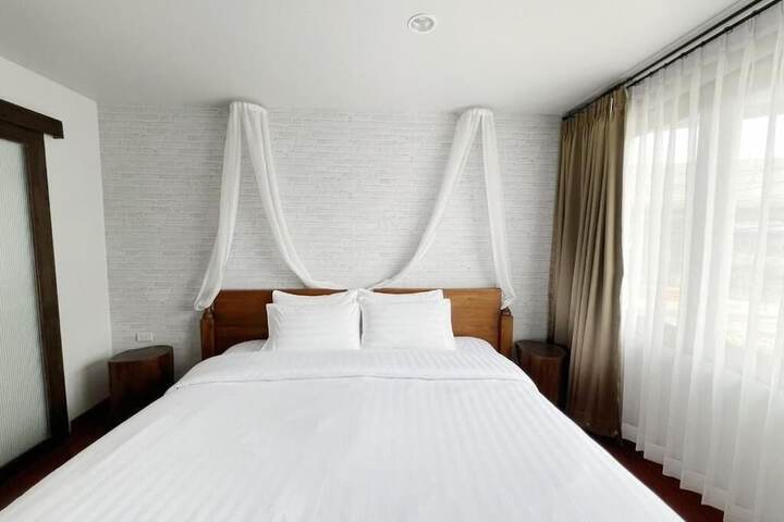 Room 15 of 26