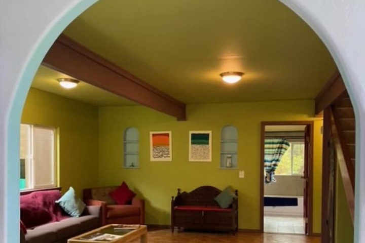 Room 10 of 37