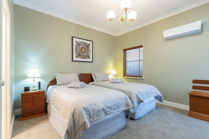 Room 10 of 41