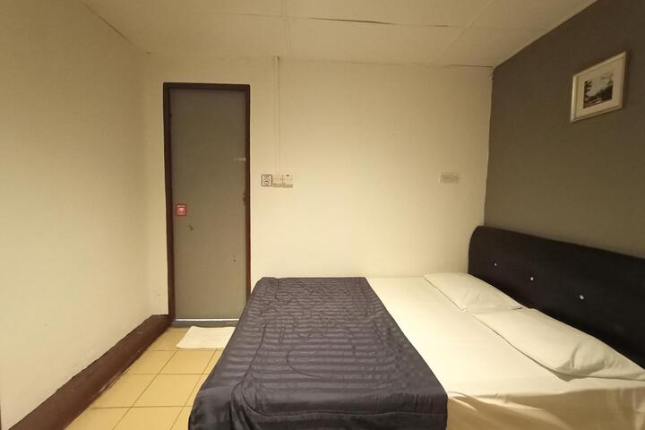 Room 10 of 19