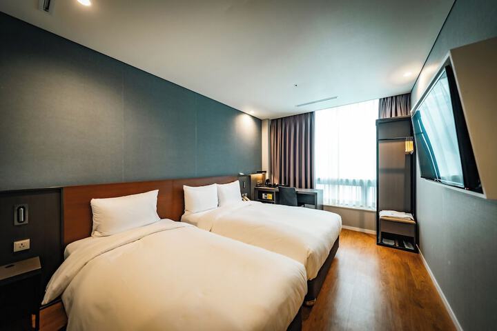 Room 29 of 57