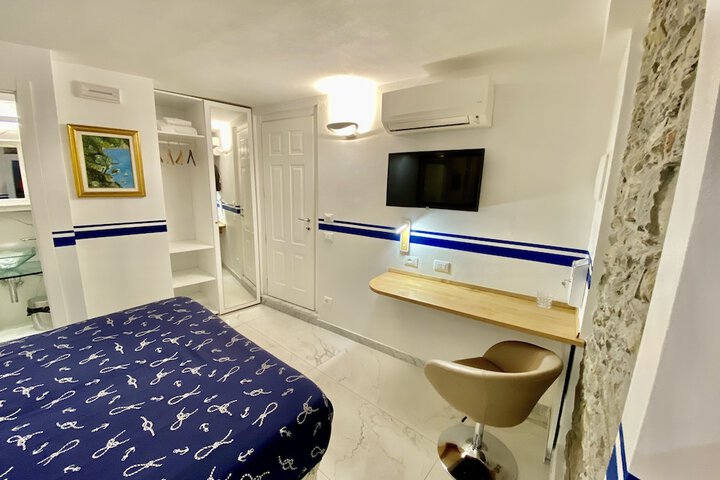 Room 17 of 190