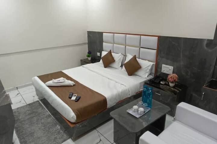 Room 3 of 14