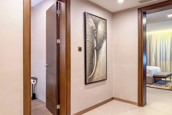 Room 34 of 179