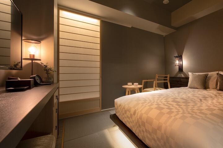 Room 5 of 77
