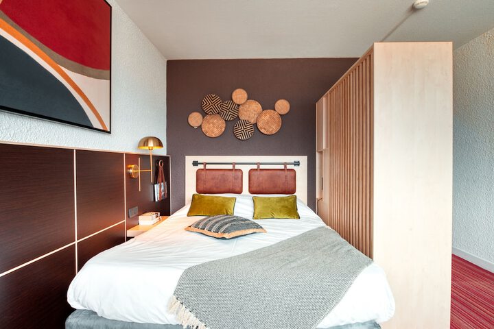 Room 13 of 47