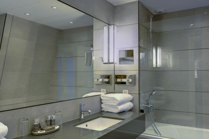 Room 30 of 60