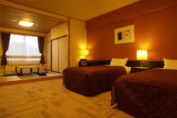 Room 3 of 11