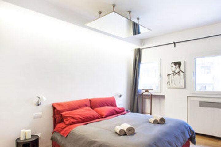Room 27 of 68