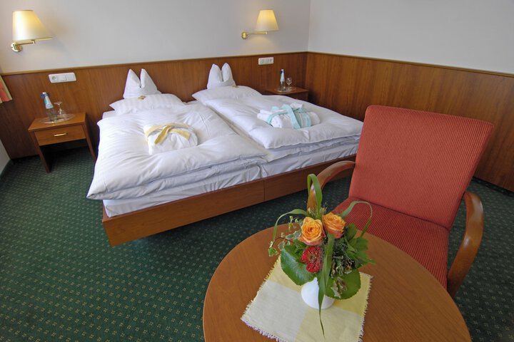Room 8 of 23