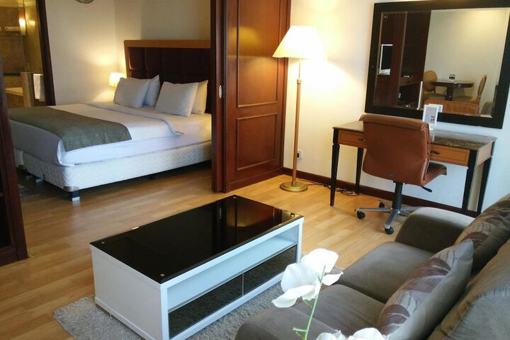Room 10 of 68