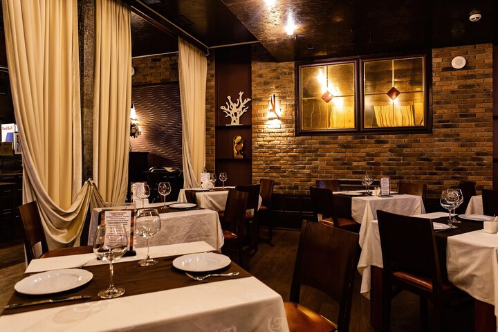 Dining 74 of 102