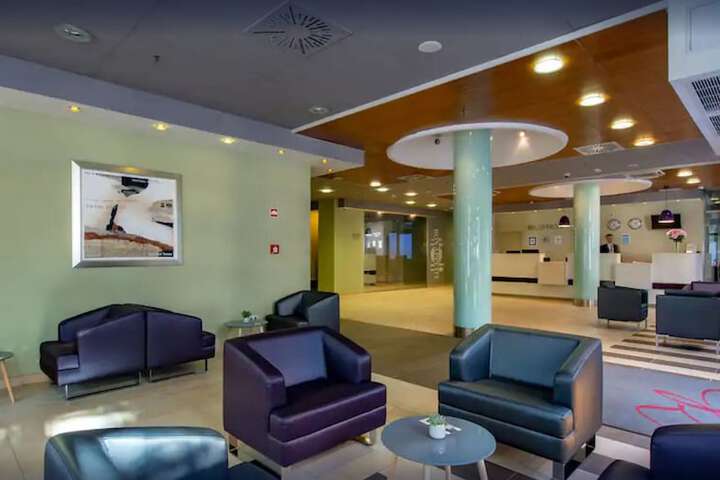 Guest Lobby